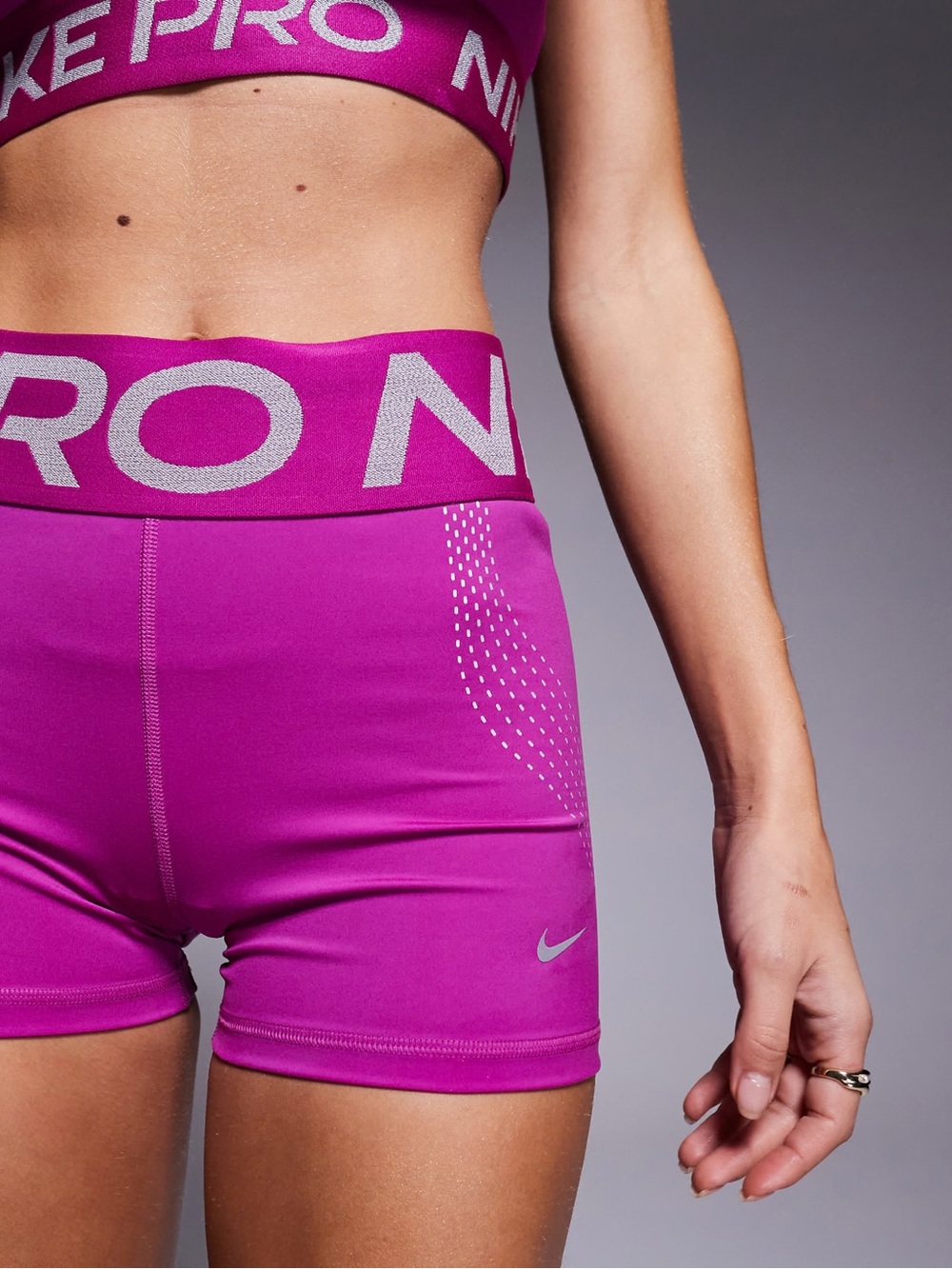 Nike Training Pro Reflective High-Waisted 3 inch Legging Shorts in Fuscia